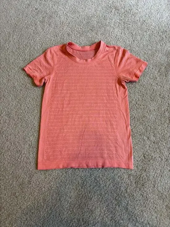 Lululemon Breeze By Short Sleeve Training Shirt in Light Coral - Picture 1 of 4